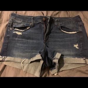 Universal threads shorts